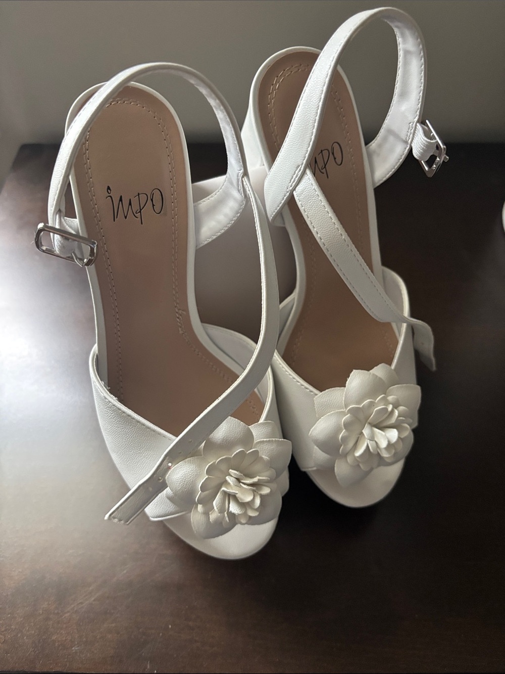 Impo White Floral Platform Slingback Heels 6.5